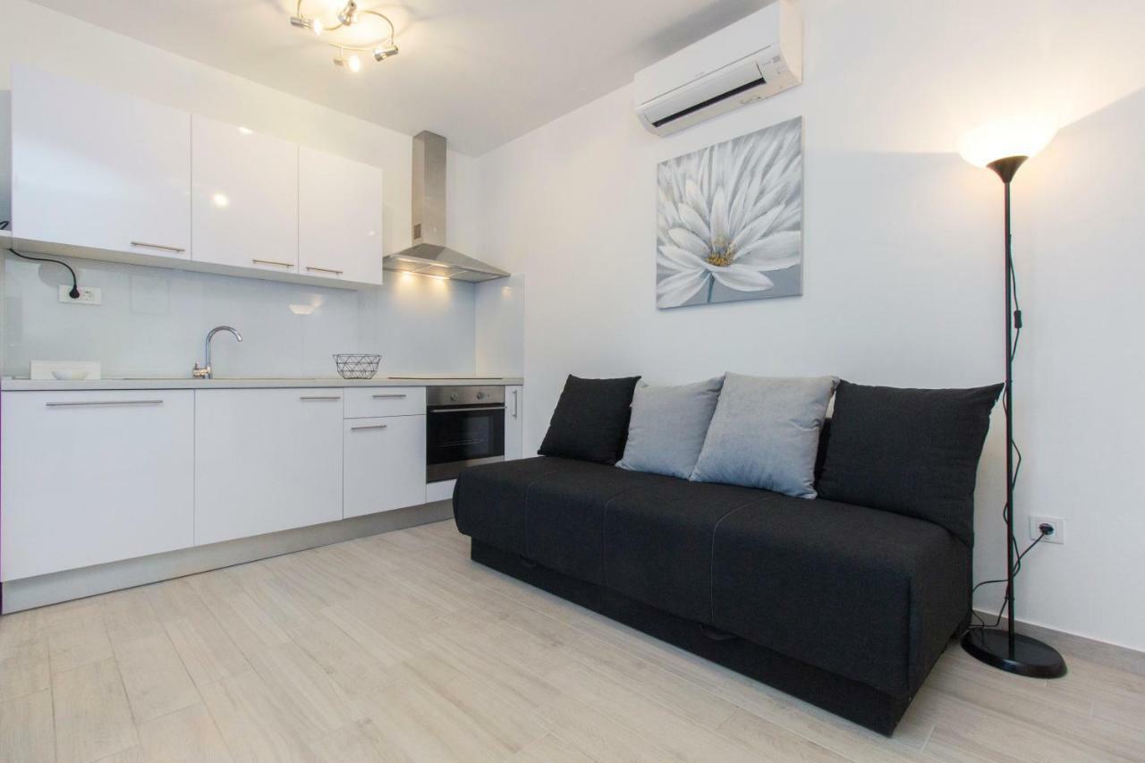 Labor Apartment